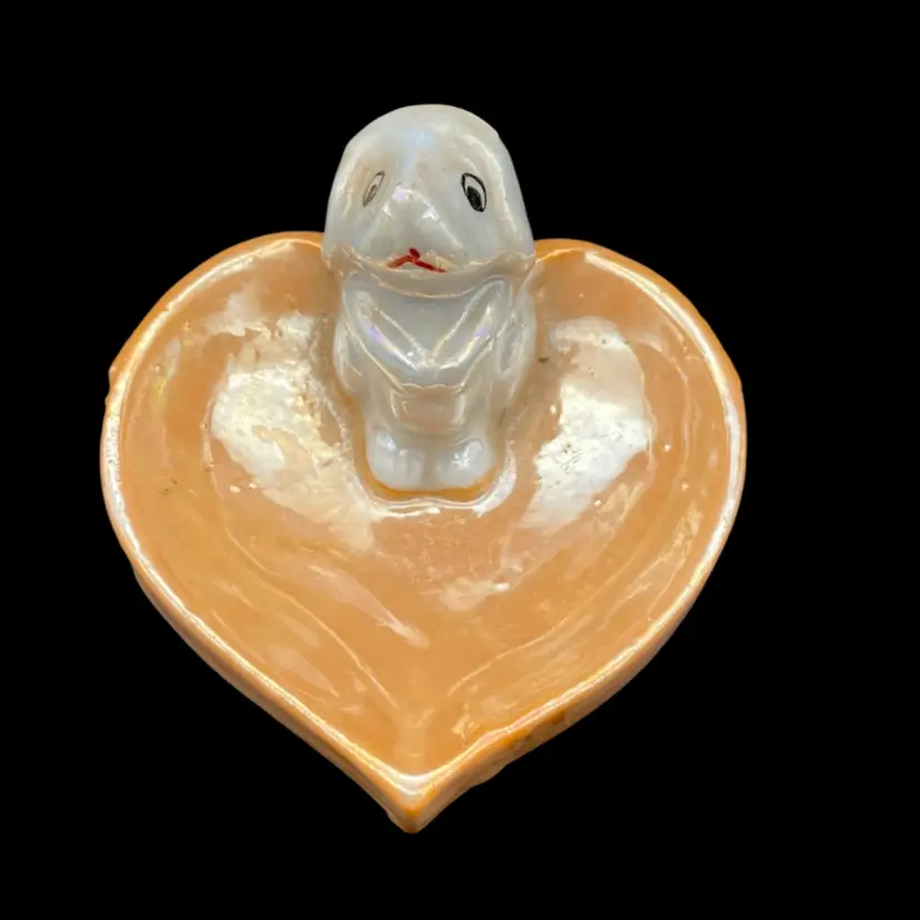 BIN - Vintage 1940s Lusterware Iridescent Ceramic Heart Trinket Dish With Dog 2.5” Japan