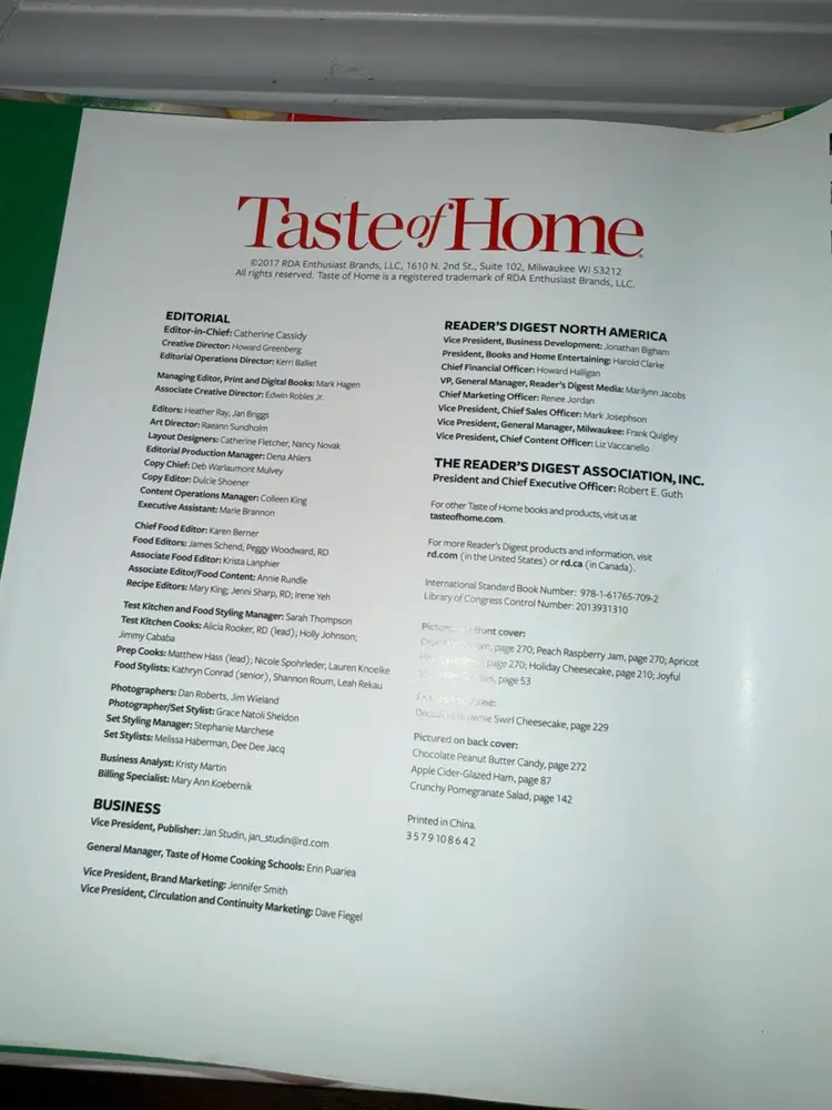 Taste of Home Annual Recipes 2017; 491 Recipes For A Merry Holiday Cookbook