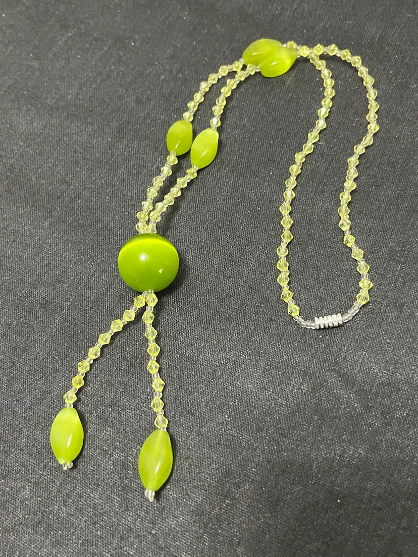 Vintage Green Glass & Lucite Tassel Necklace 20” With Barrel Clasp