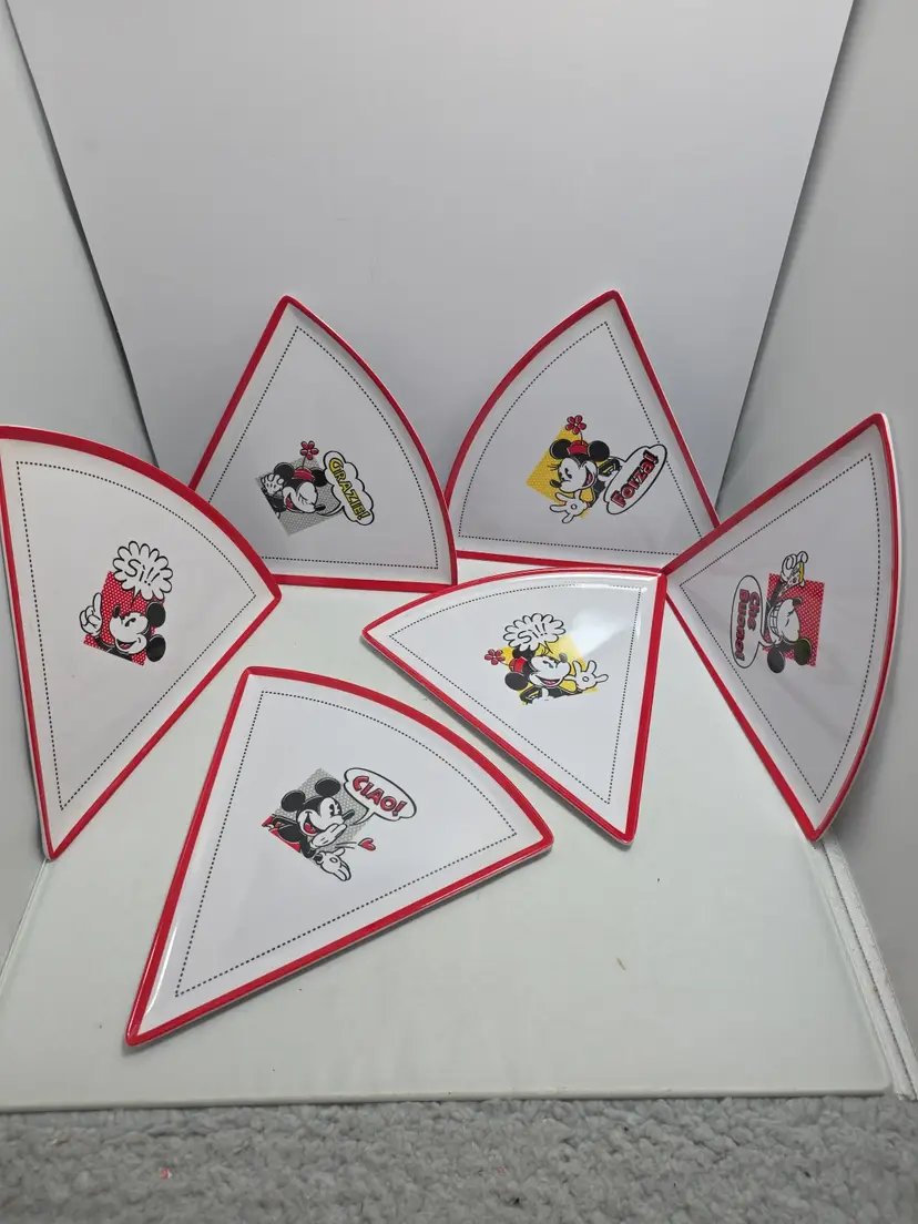 Set of 6 Walt Disney Parks Mickey Minnie Triangle Pizza Plates 8.5" Melamine (A4