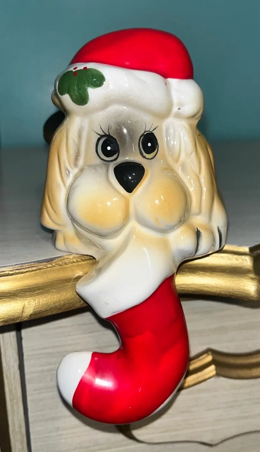 Vintage Ceramic Puppy Dog w/Hat Christmas Stocking Holder 1985 House of Lloyd?