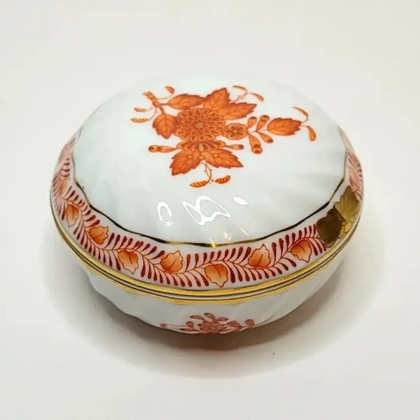 Herend Hungary Chinese Bouquet Rust Red Lidded Round Vtg Porcelaine Dresser Box