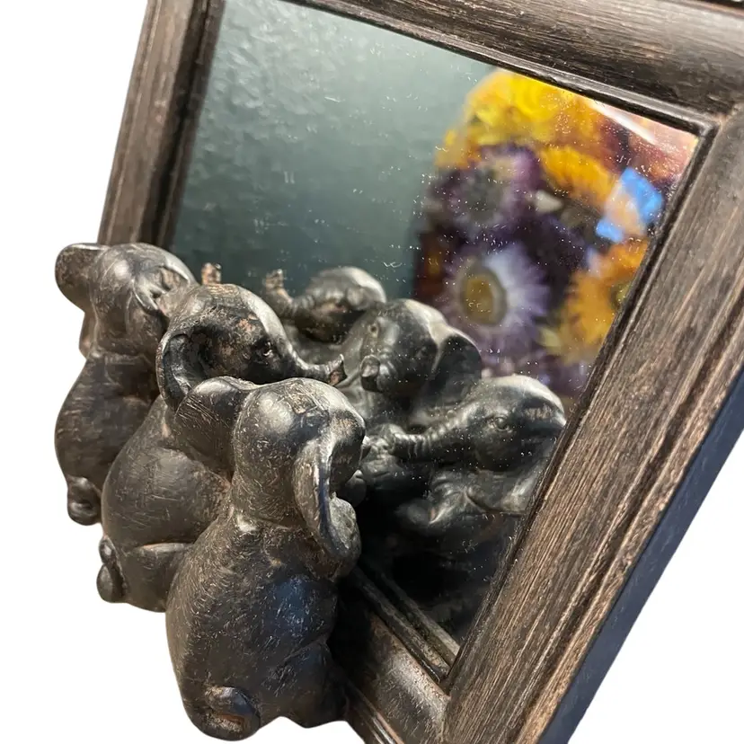 #01 Pier One 8x6 " Easel Back Mirror With Three Elephants Reflecting In It . Super Cute