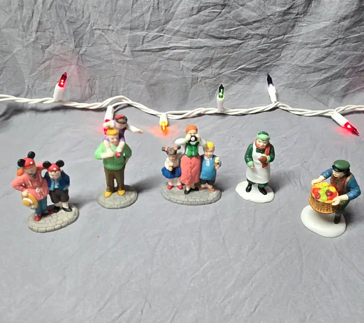 Dept 56 Disney Townspeople Figures Set of 5