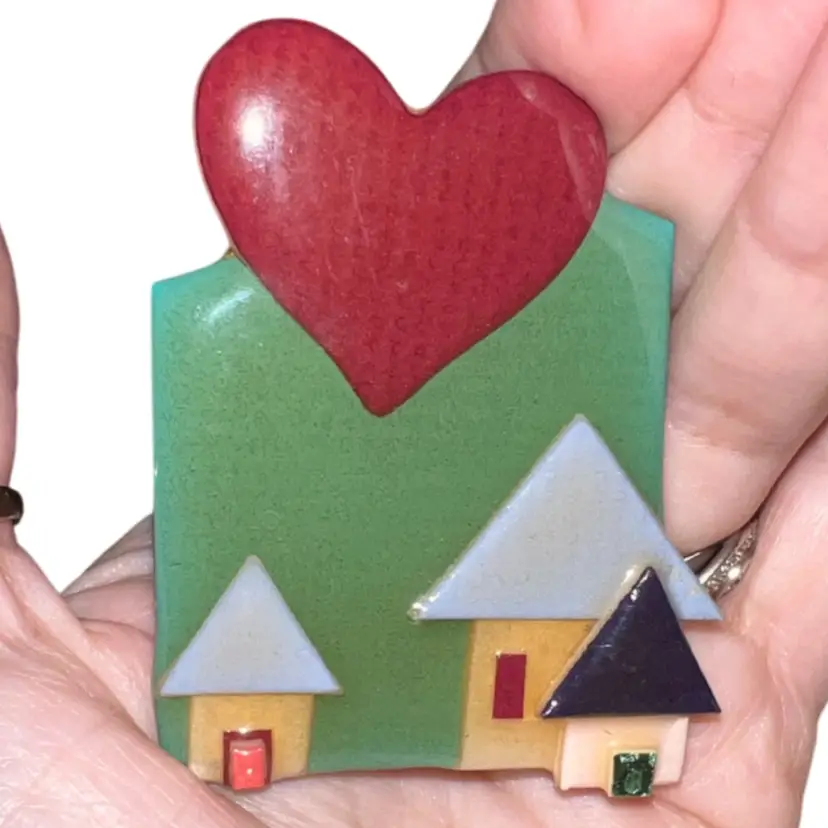 Vintage Lucinda House Pin Red Heart 2.5”