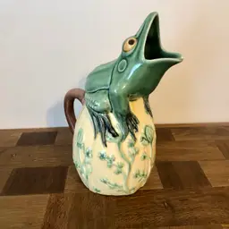 Vtg Bordallo Pinheiro Frog Pitcher Green Portugal w/ Chip