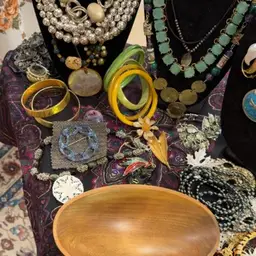 #04 - Hot Jewelry Drop