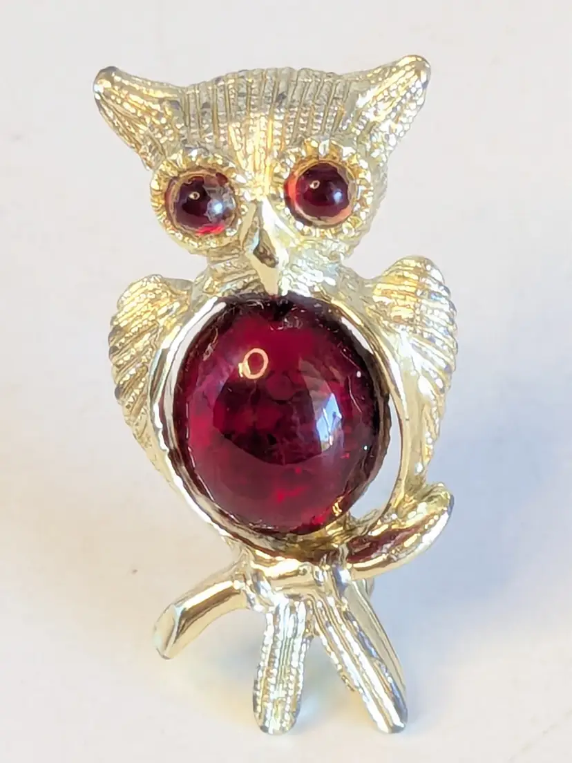 Vintage Red Jelly Belly Owl Brooch Gold Tone