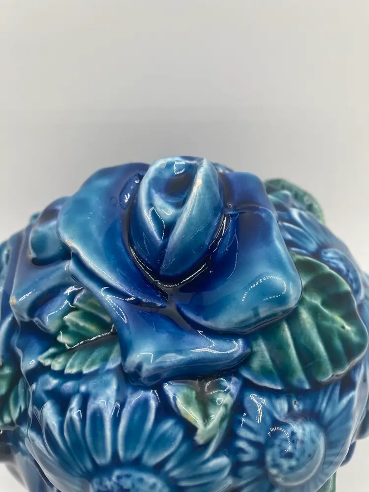 15. Vtg Inarco Embossed Floral Ceramic Covered Dish 8”