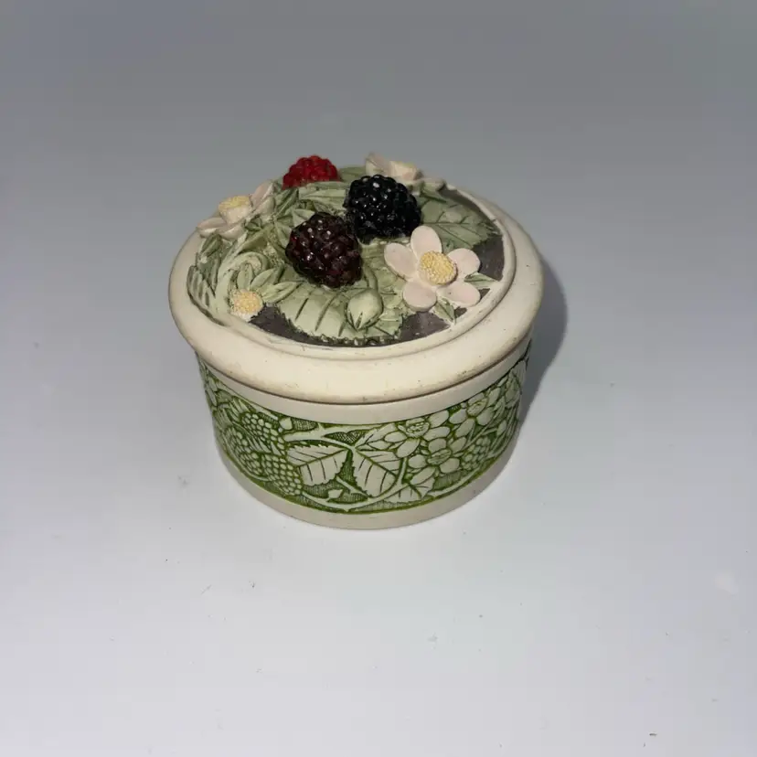 Trinket Box Handcast Floral Berries Harrods 2.5” x 2”