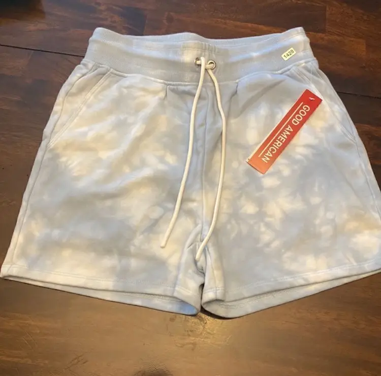 Good American Tie Dye Sweat Shorts Size Small
MSRP$75.00
