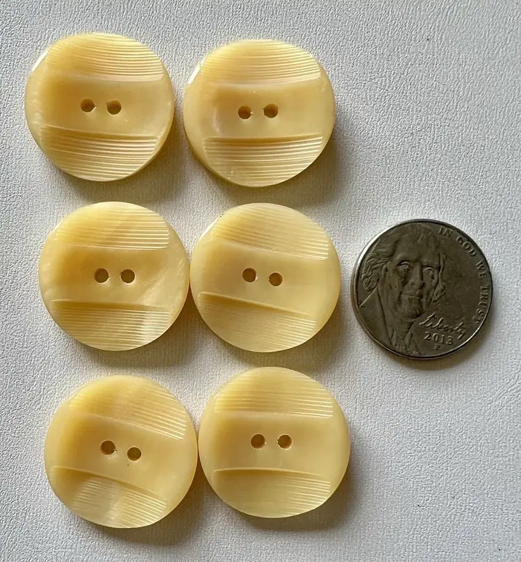 Vintage Butterscotch Cream Plastic 2 Hole Buttons Lot of 6 #B-4