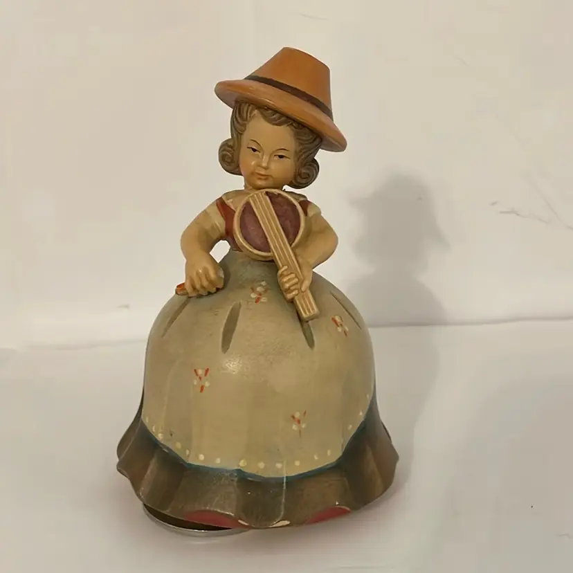 #479 VTG Anri Reuge Music Box Wooden Figurine Girl In Hat Playing Fiddle