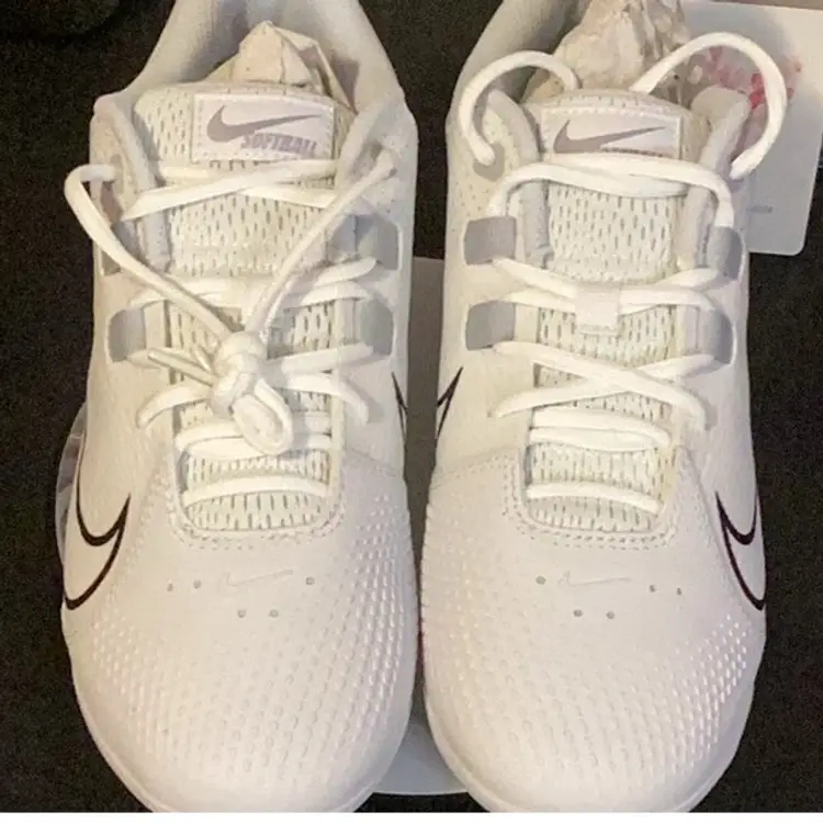 Nike W HyperDiamond 4 Pro
Size 8.5