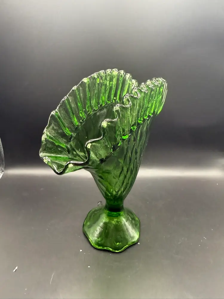 Westmoreland Emerald Green Glass Hand-Blown Fan Vase With Crimped Rim