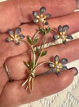 Krementz Floral Spray Bouquet Brooch Enamel & Pearls Purple Violets