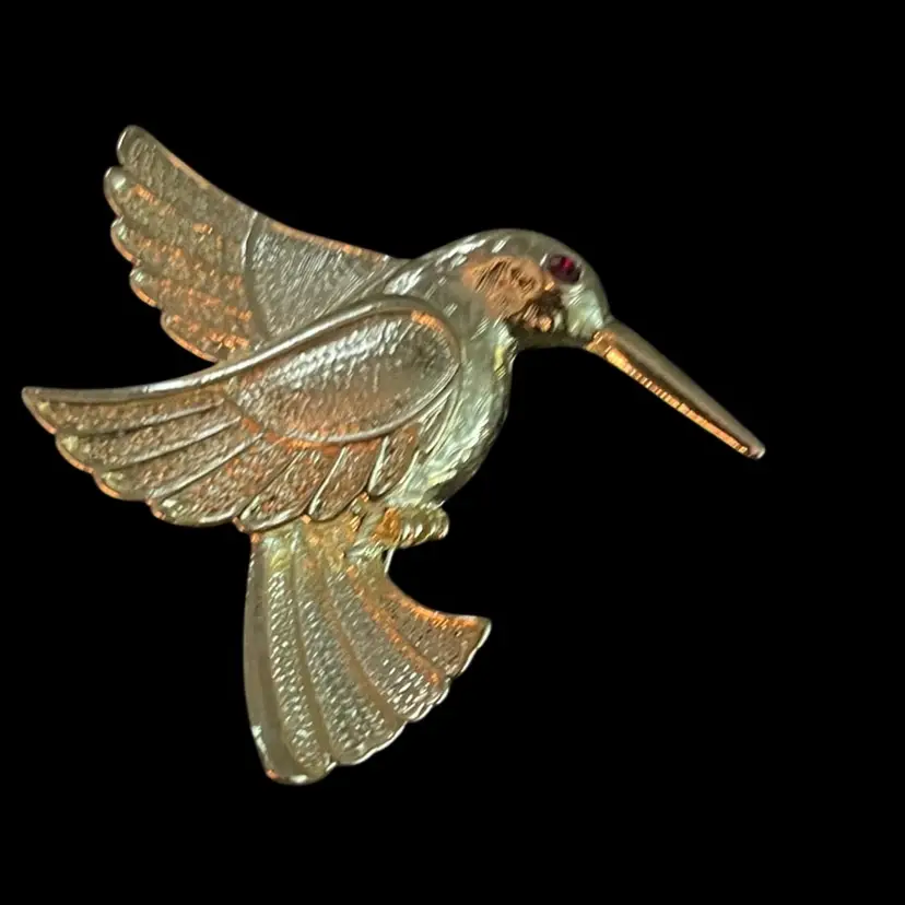 Vintage Avon Goldtone Hummingbird Pin With Red Crystal Eye