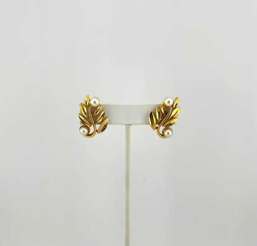 Vintage Napier Gold Tone Faux Pearl Pierced Earrings 1”x .75”