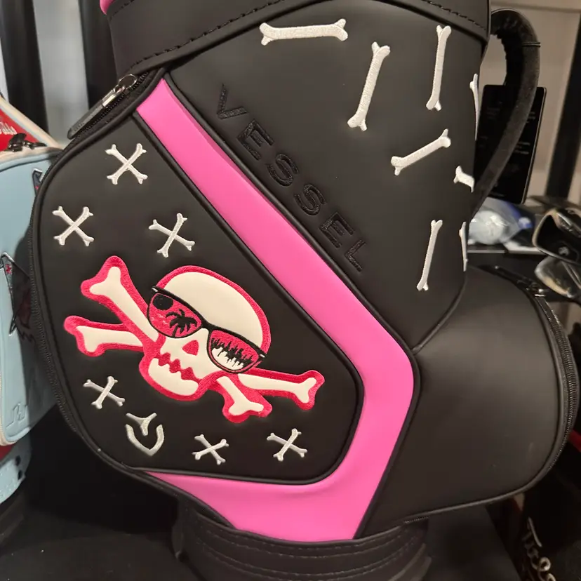 Bettinardi TIKI SUNGLASSES SKULL & BONES VESSEL DEN CADDY