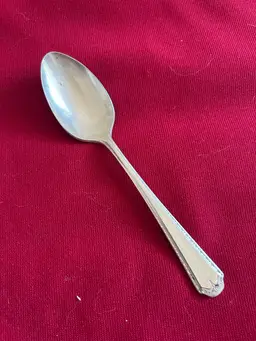 Antique Chataqua (Silverplate, 1916) Teaspoon By Oneida Silver 5-7/8”