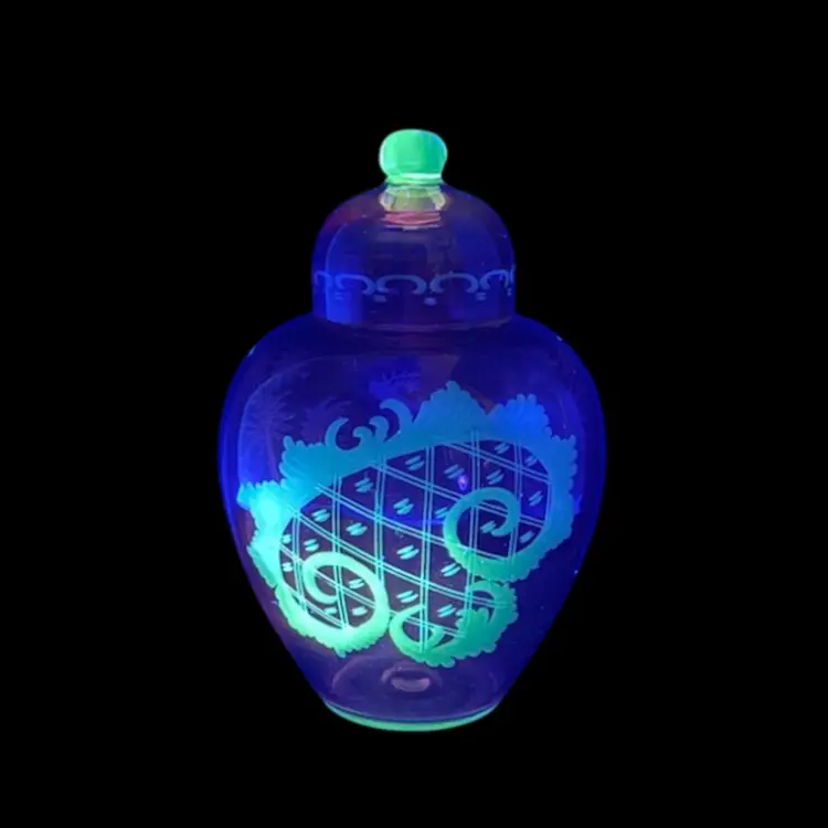 Ginger Jar Cranberry Flashed Etched Deer•Woods•Geometric Design Glows•READ
7-1/2” T x 4-1/2” W