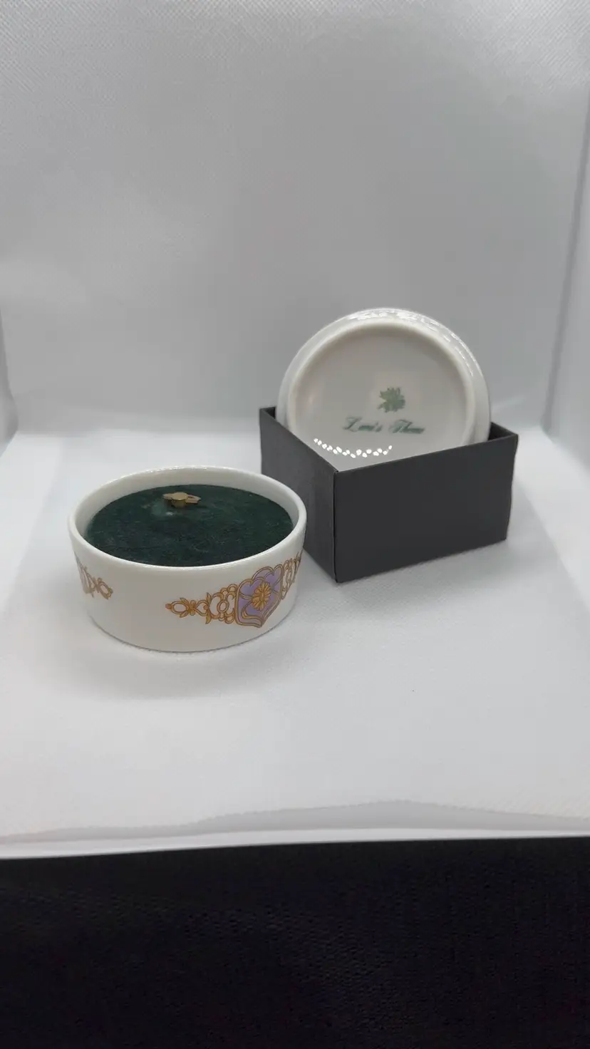 Vintage Heritage House Music Box - Lara’s Theme From Dr. Zhivago