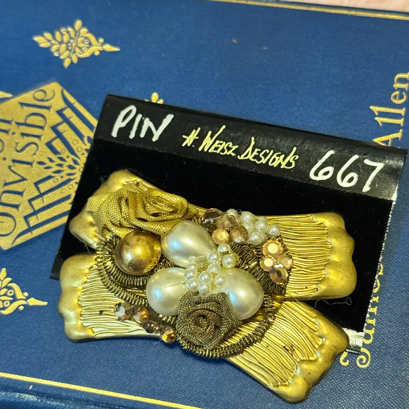 Vintage Weisz Brooch