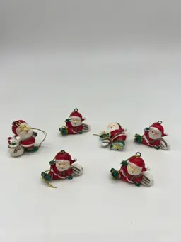 #08 Lot Of 6 Mini Santa Claus Ornaments