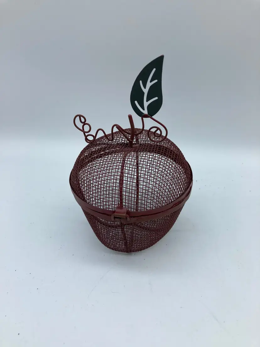 Metal Mesh Apple with Leaf Opening Box