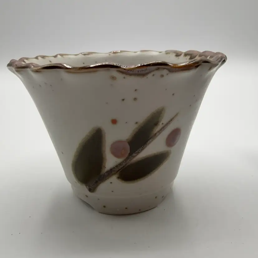 Otigiri Pottery Planter Holly Berries
