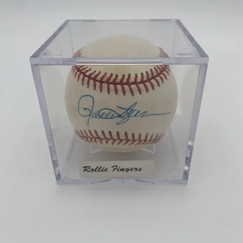 Rollie Fingers Autographed Rawlings Official National League Baseball w/ Case