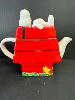 Snoopy Teapot & Mugs
