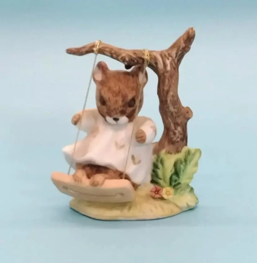Swinging Squirrel Figurine, 1975 Enesco, Taiwan