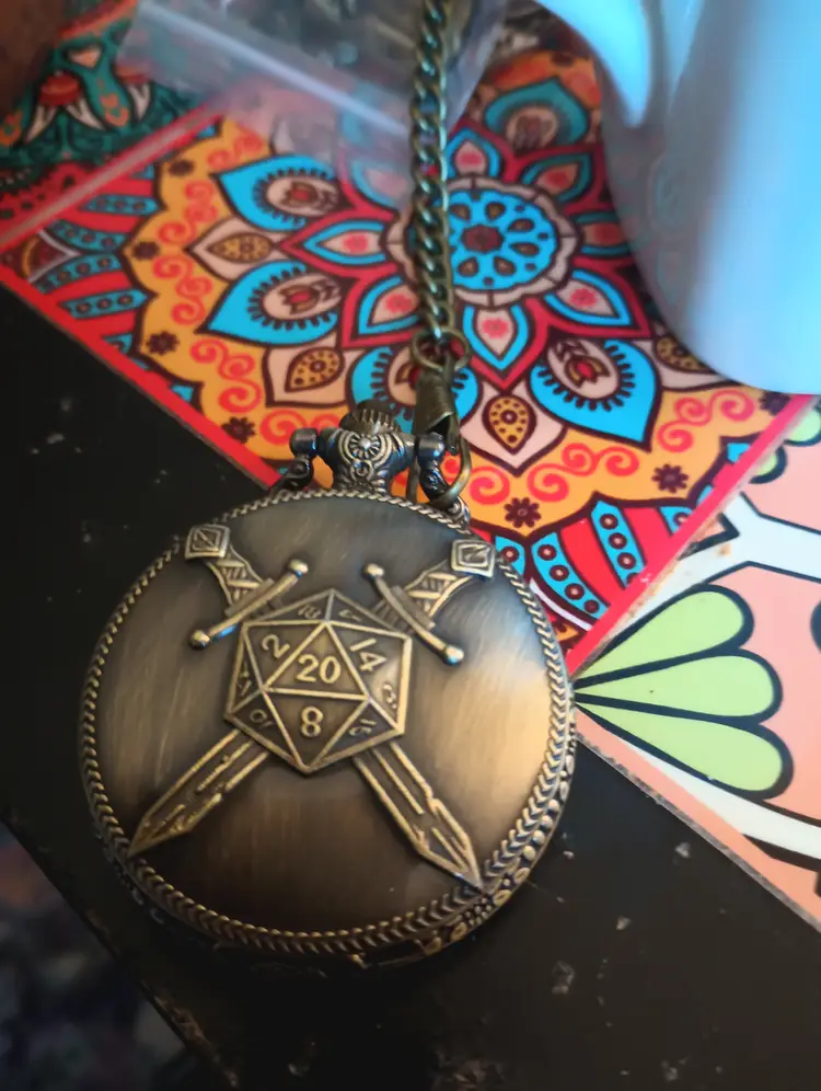 Dnd Pocket watch to carry dice