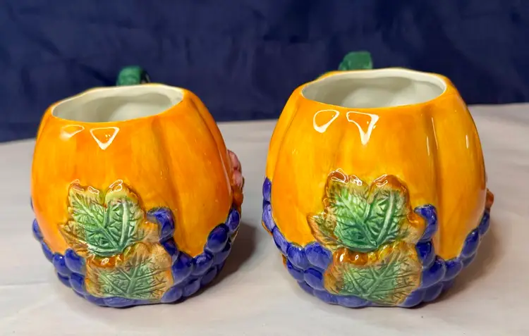 1997-98 Cracker Barrel Coffee/Tea Mugs And Sugar Creamer Set