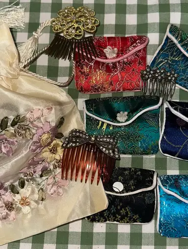 It’s A New Year, New Items & Jewelry Dig