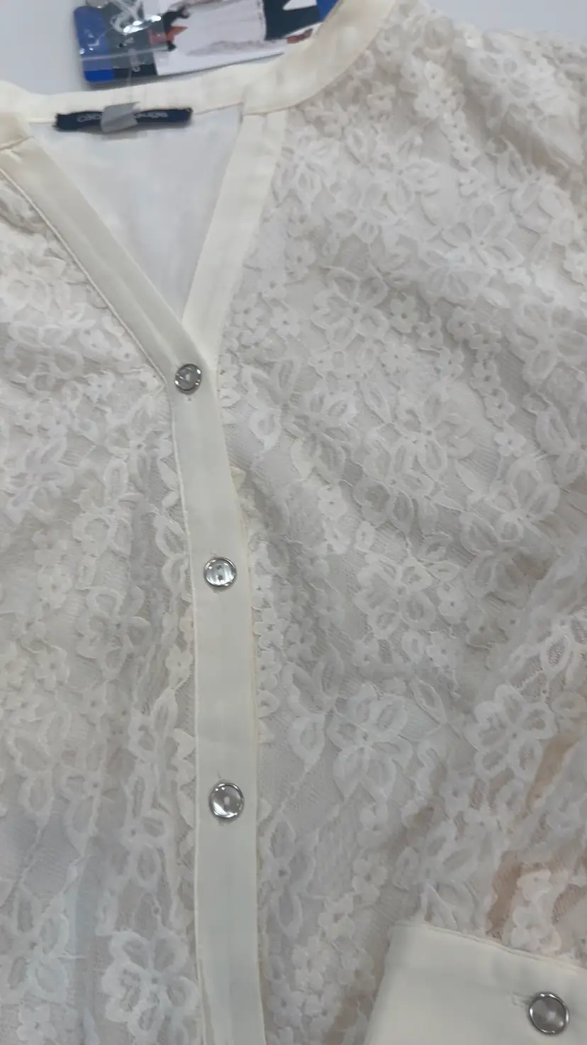 Cable Gauge White Lace Button Down Size Large