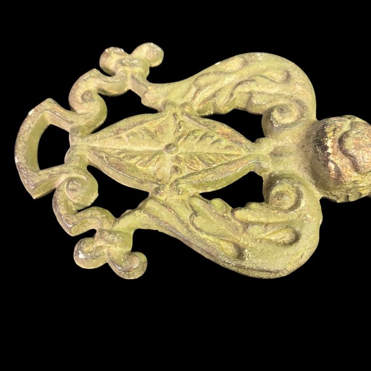 Large Brass Metal Skeleton Key Wall Hanging Hooks 16”x6”