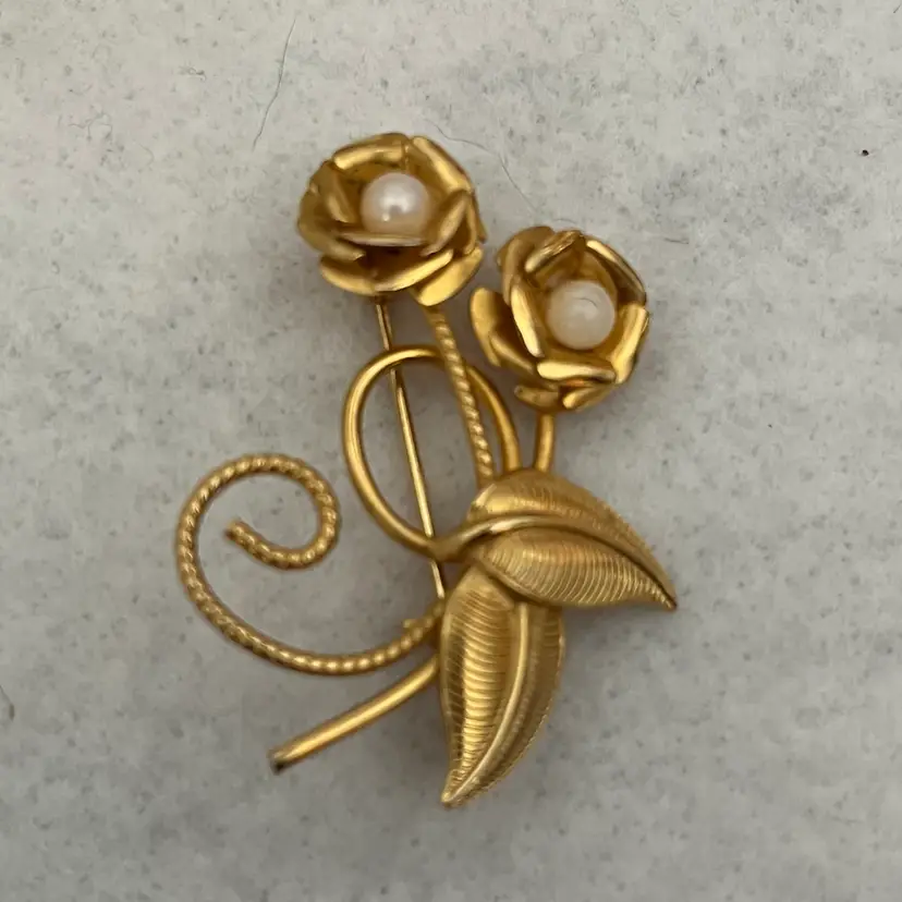 Vintage MCM Flower Pin Brooch Pearl Gold Tone