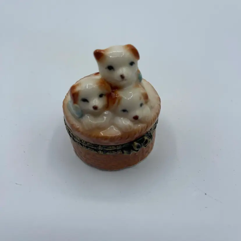 Herco Trinke Box With Puppies