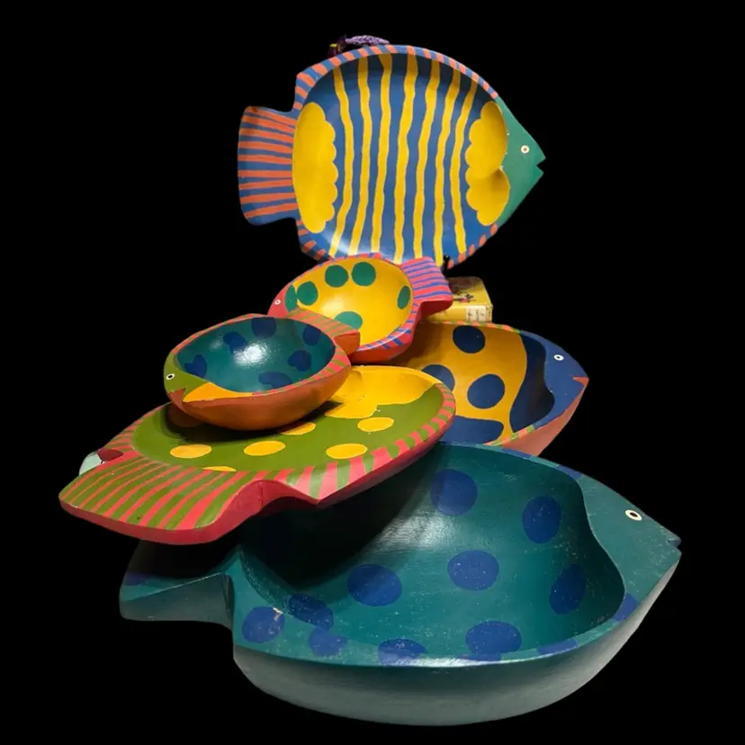 MARKDOWN! Amazing Wooden Colorful Fish Dishes Made In Philippines, 2 Large Bowls, 2 Small Bowls, 2 Large Plates, Lrg Bowl ~12.5x8x3, Sm Bowl ~6.5x5x2, Plate ~12x9x1