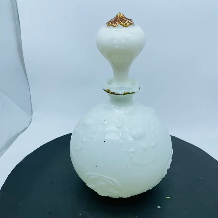 #0811 - Hollander & sons Milk Glass 1800s Barbers Decanter.