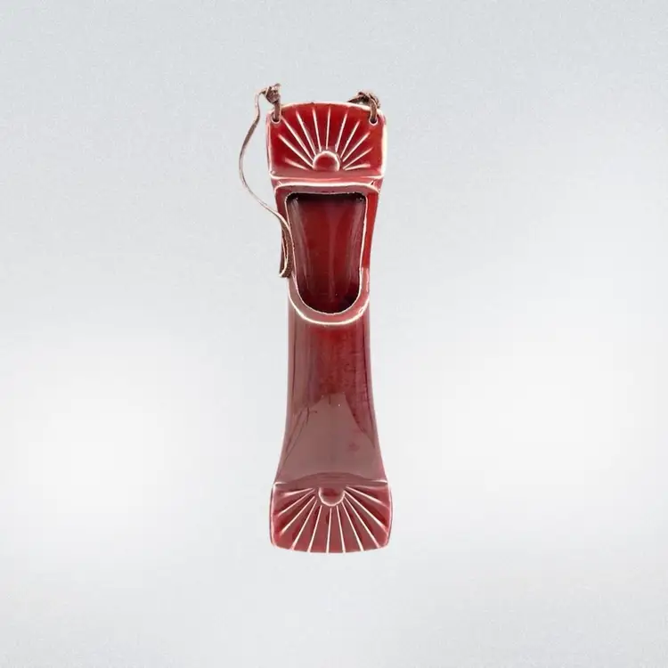 WALL POCKET
MATCH HOLDER
POTTERY
Signed By Trey South - Waco Texas
Sunburst Cranberry Red
Flower Vase