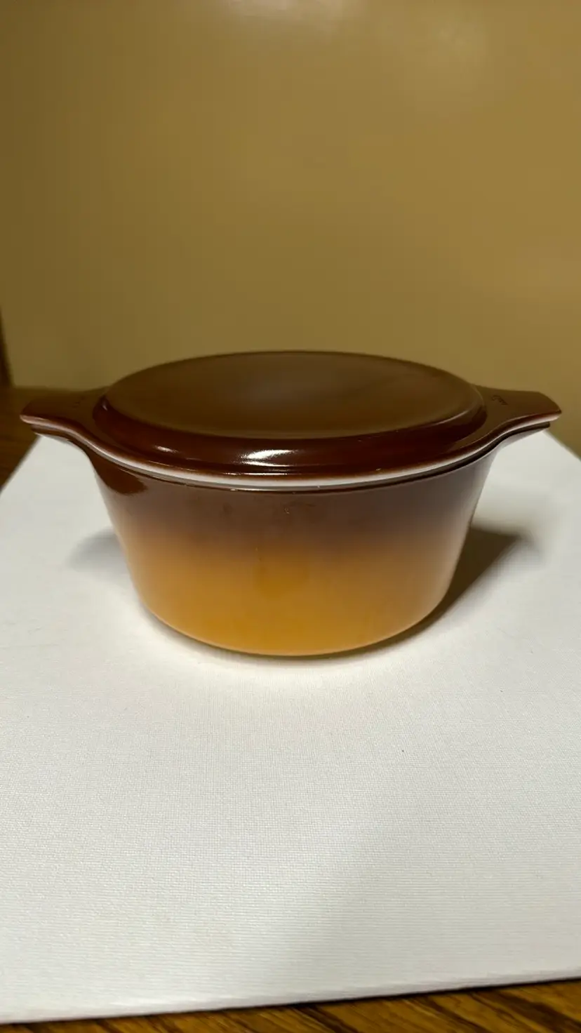 PYREX OLD ORCHARD BUTTERSCOTCH 474-B 1.5 QT CASSEROLE DISH w/BROWN LID