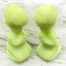 29) Fenton Uranium Praying Children UV Glow 4” Tall