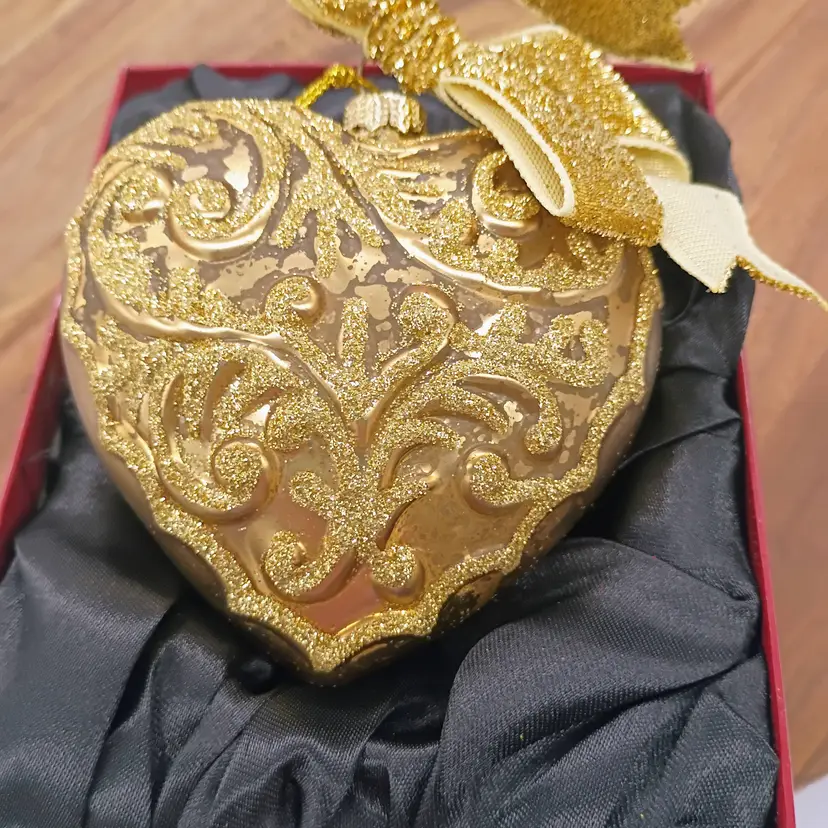Hand Blown Glass Puff Heart Ornament  Scroll Design and Glitter 3.5" NIB Gold