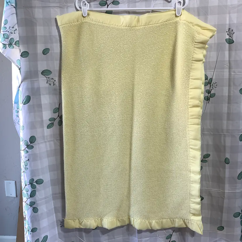Vintage Baby Blanket w/Satin Trim