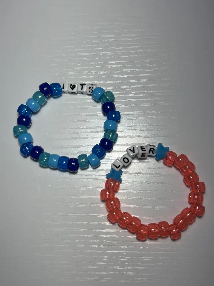 “Lover” And “I Heart TS” Friendship Bracelets