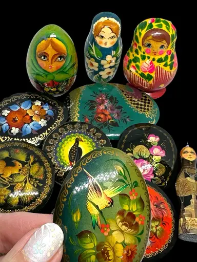 Vintage Hand Painted Russian Brooches, Pendants & Nesting Dolls 🪆 