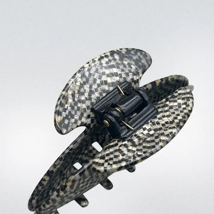 French Atelier Woven-Style Acrylic Hair Claw Clip – Made in France | Luxe Checkered Designer Clip